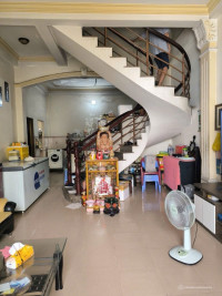 Nhà Âu Cơ, 61m2 ngang 4.4m nở hậu đẹp, 4 tầng, 3PN, Chủ cần bán gấp