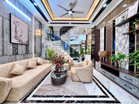 Nhà đẹp mới xây 4 tầng, có sân thượng, sân đậu ô tô, trung tâm Tp. Cần Thơ