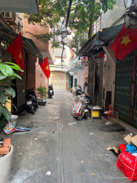 Quận 3, Vườn Chuối, Phường Bàn Cờ, 30.4m2, 3 tầng cũ tiện xây mới, hơn 5 tỷ TL