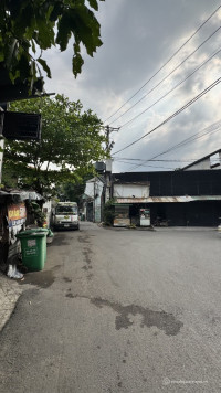 Tỉnh Lộ 10 Giáp Quận 6-59m2 hai tầng full nội thất chỉ 4 tỷ hơn.