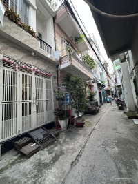 Quận 11- Lê Đại Hành- 1 trệt 2 lầu ST giá chỉ hơn 5 tỷ.