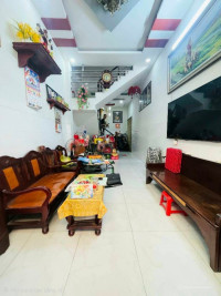 HXH 8m Trịnh Đình Trọng, 111m2, 4 tầng BTCT, 8 phòng cho thuê, Chỉ 10.9 tỷ