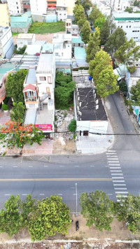 BÁN ĐẤT MẶT TIỀN ĐƯỜNG LÊ LỢI , ĐỐI DIỆN SÂN VẬN ĐỘNG CẦN THƠ