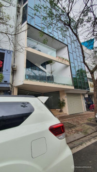 Bán toà văn phòng mặt phố Lạc Long Quân. 150m*5 tầng 2 thang máy, Mt 8m Hậu 8,2m