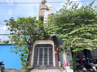 Cần bán lại căn nhà tại quận Bình Tân, nằm trong hẻm xe hơi