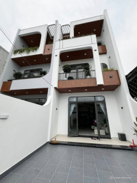 Nhà 3 Tầng Mới - Sân đỗ ô tô Trong Nhà - Kiệt Âu Cơ, Gần chợ Hòa Khánh