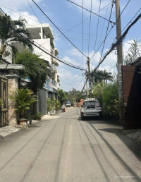 Bán đất tặng nhà hẻm 8m Nguyễn Văn Khối 72m2 ngang 4m gần CV Làng Hoa 8 tỷ