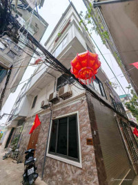 Bán nhà phố Kim Mã, Ba Đình. Dt 70m2*7t, Lô góc 16p full đồ, dòng tiền 80tr/th