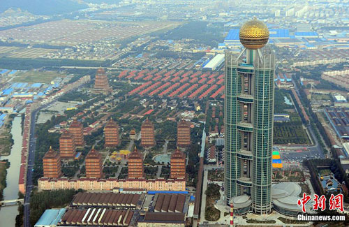 Làng giàu nhất Trung Quốc khai trương khách sạn xa hoa