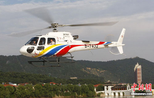 Làng giàu nhất Trung Quốc khai trương khách sạn xa hoa