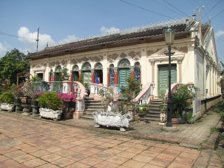 Chiêm ngưỡng ngôi nhà cổ đẹp nhất đất Tây Đô
