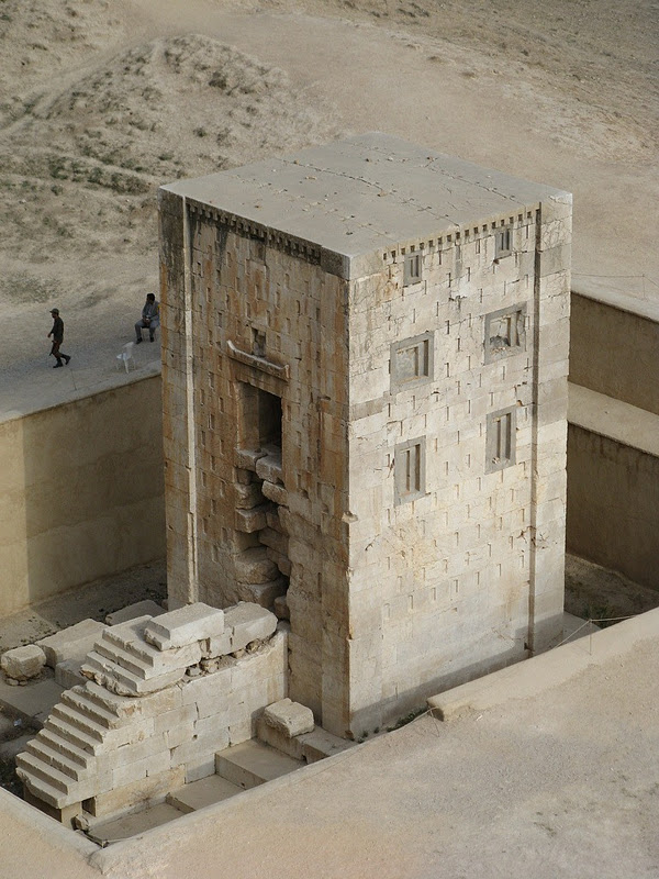 Lăng mộ cổ hoành tráng của vua Ba Tư