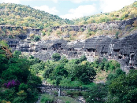 Chùa hang Ajanta - Di sản độc đáo trong lòng núi đá