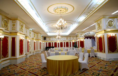 Cận cảnh khách sạn 5 sao dát vàng tại Hà Nội