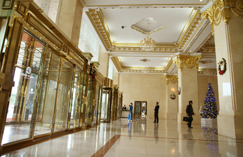 Cận cảnh khách sạn 5 sao dát vàng tại Hà Nội