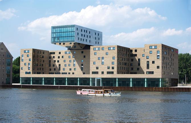 Nghỉ tại khách sạn âm nhạc Berlin