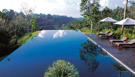 Những bể bơi khách sạn ấn tượng nhất thế giới