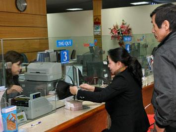 Rập rình hạ lãi suất 