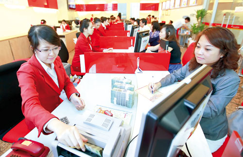Thị trường lãi suất: Nóng đầu vào, khó giảm đầu ra