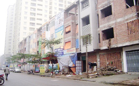 Cận cảnh những biệt thự vắng hơi người