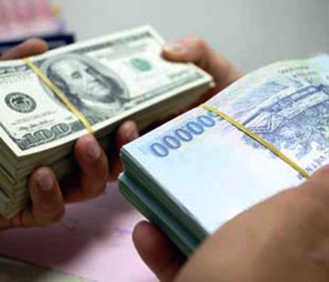 Giảm giá ngoại tệ bù đắp thanh khoản