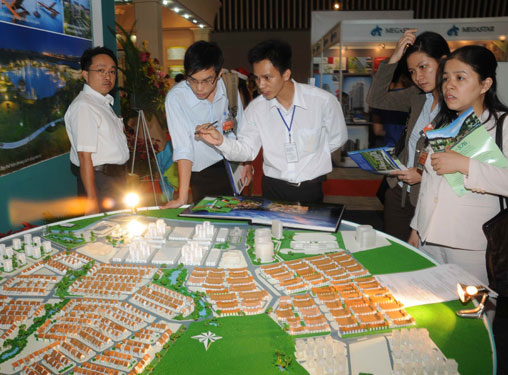 Bất động sản sẽ khởi sắc vào cuối năm
