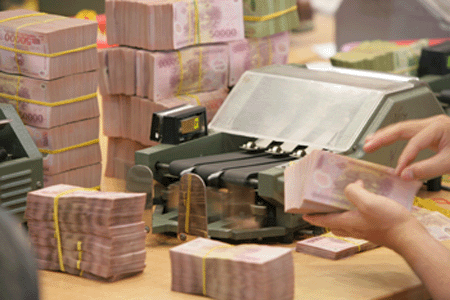 Giảm lãi suất: Đừng chỉ là