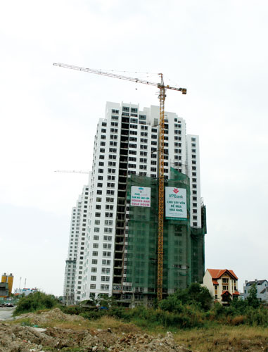 Sóng gió doanh nghiệp bất động sản