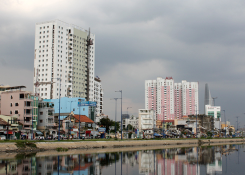 Địa ốc tung chiêu kích cầu