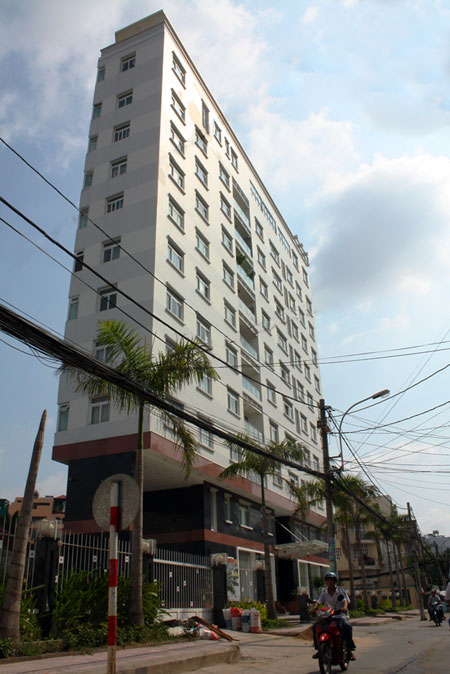 Nở rộ chung cư “khoét lõm”