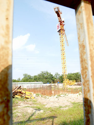 Lỡ mua nhà trên giấy, làm sao lấy lại tiền?