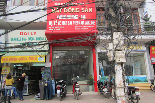 Bi hài chuyện “cò” bất động sản thời đóng băng 