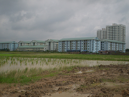 TP.Hồ Chí Minh: Thiếu nhà thu nhập thấp, thừa nhà cao cấp!