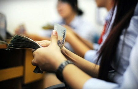 Hạ lãi suất, Việt Nam “nên thận trọng”