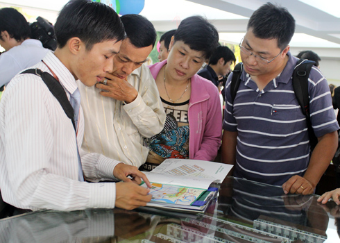 Bất động sản giá 'mềm' rục rịch khởi động