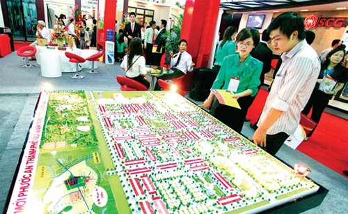 Cơm còn mắm gắp cho ai?