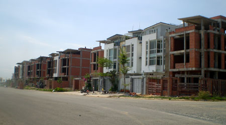 Khó khăn của thị trường BĐS TPHCM: Tiếng kêu đã có lời đáp