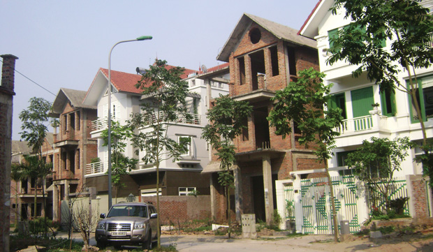 DN ngoài ngành tính kế bám trụ với bất động sản