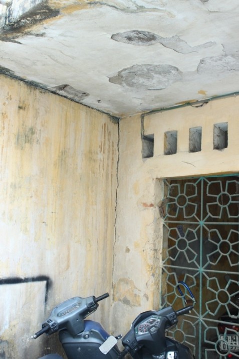 30 năm sống trong “tập thể nghiêng”