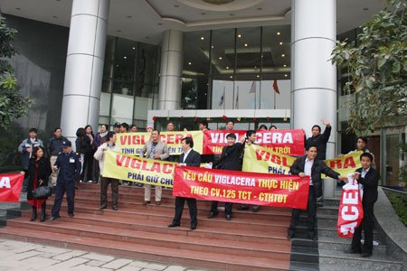 Viglacera giữ giá, khách hàng nhờ luật sư