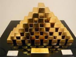 Giá tăng, các quỹ bán ròng gần chục tấn vàng