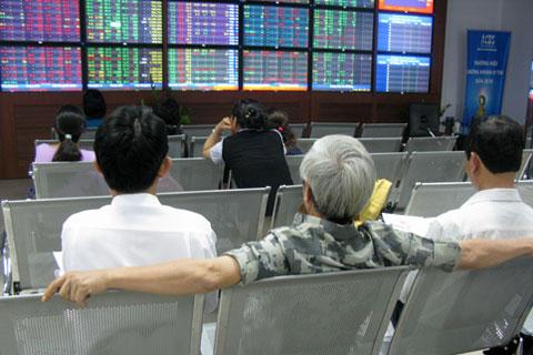 Xả hàng cổ phiếu địa ốc, Vn-Index xuống sát 377 điểm