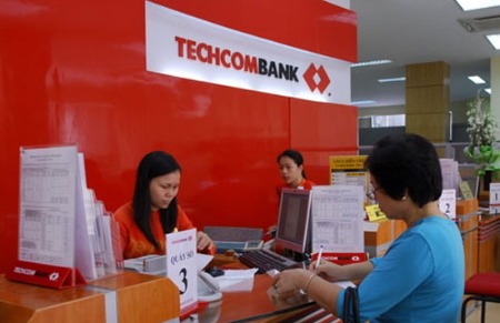 S&P hạ bậc tín nhiệm: Đến lượt Techcombank lên tiếng