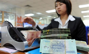 Hạ trần lãi suất - được, mất và gánh nặng của NHNN