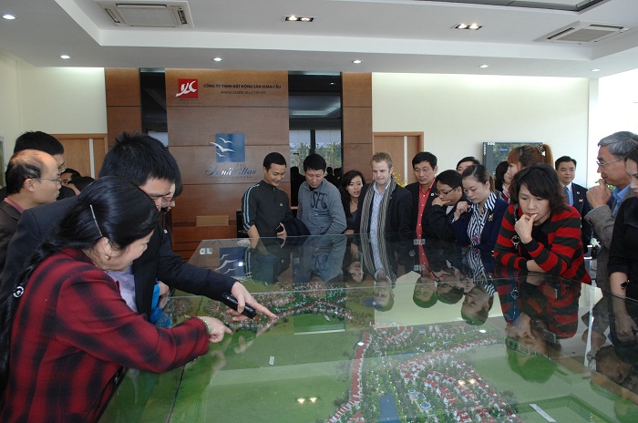 Xuân Cầu: Khai trương biệt thự mẫu Xanh Villas