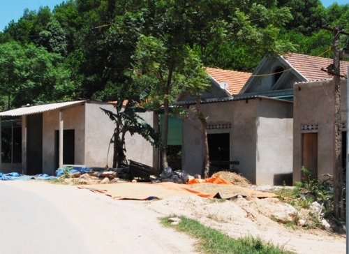 Hà Tĩnh: Dân ở KKT Cầu Treo ào ào xây ốt trái phép để chờ... đền bù 