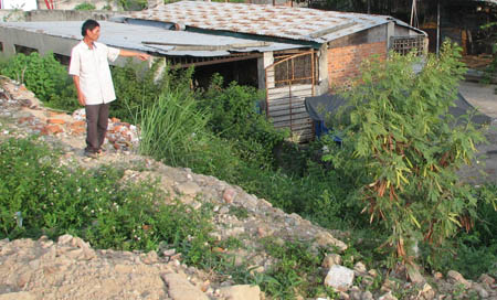 Xã có... 11 dự án “treo”, dân sống trong sợ hãi