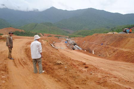 Chậm đền bù, dân chịu thiệt