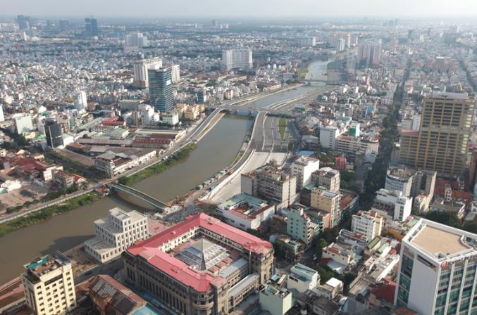 Đô thị vệ tinh trên giấy, cao ốc lấp đầy trung tâm