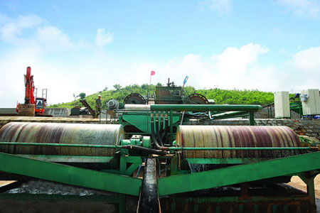 Lãi suất cao, DN xoay sở tìm vốn 'ngoại'